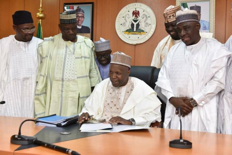 Gov Inuwa Yahaya Signs 2020 Budget