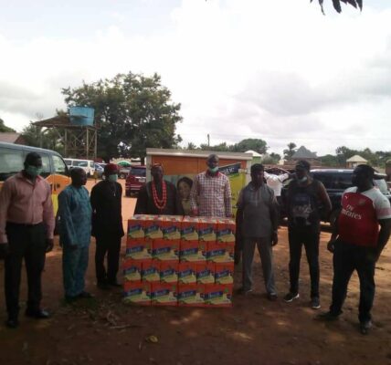 Councillor Donates Food Item to Less Privileged
