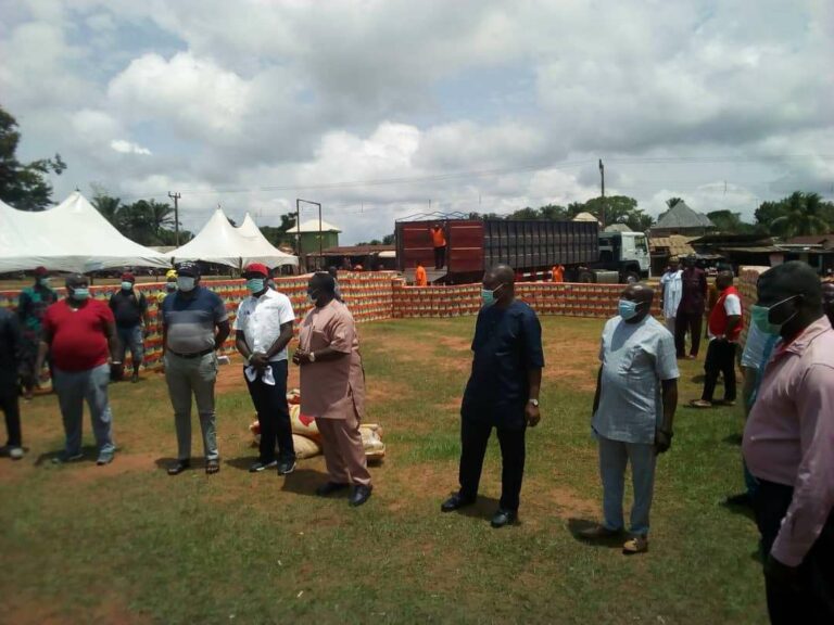 Eha-Alumona Unity Forum Donates