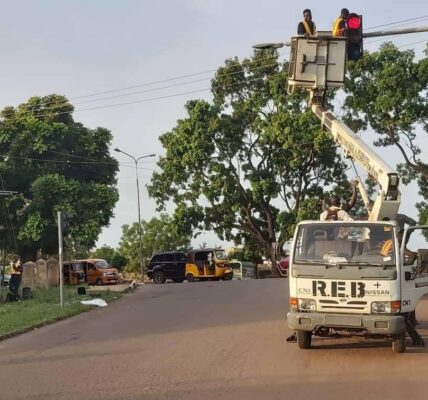 Enugu State government commences fixing of potholes, traffic lights
