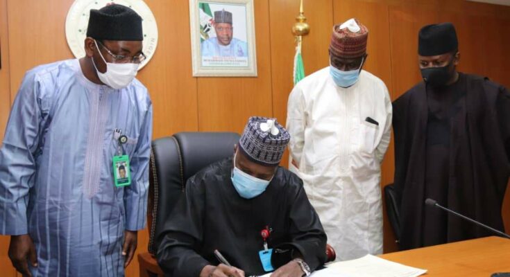 Governor Inuwa Yahaya Signs Revised 2020 Budget After Downward Review