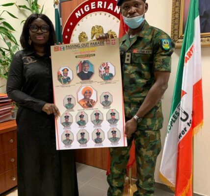 Ekwunife receives newly commissioned Nigerian Army
