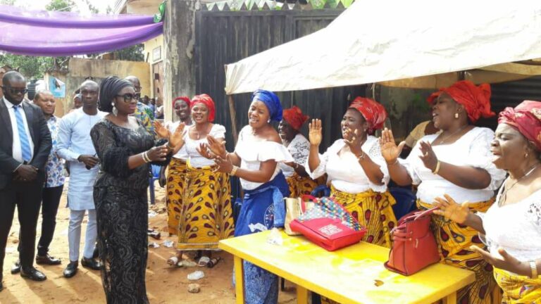 Ekwunife Condoles with Chuks Akunna over Wife's Death