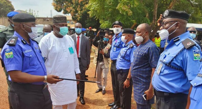 #EndSARS Protest: Gov. Ugwuanyi Engages Police Officers in Enugu