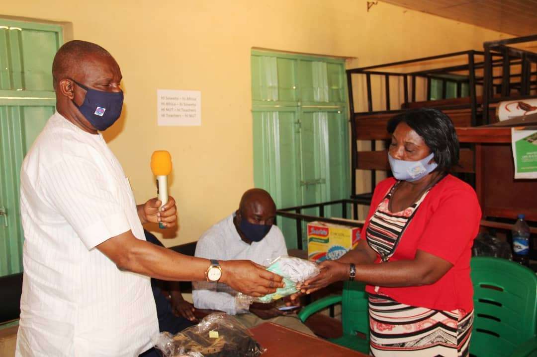 COVID-19: Okowa's CPS Distributes Face Masks to Delta Schools