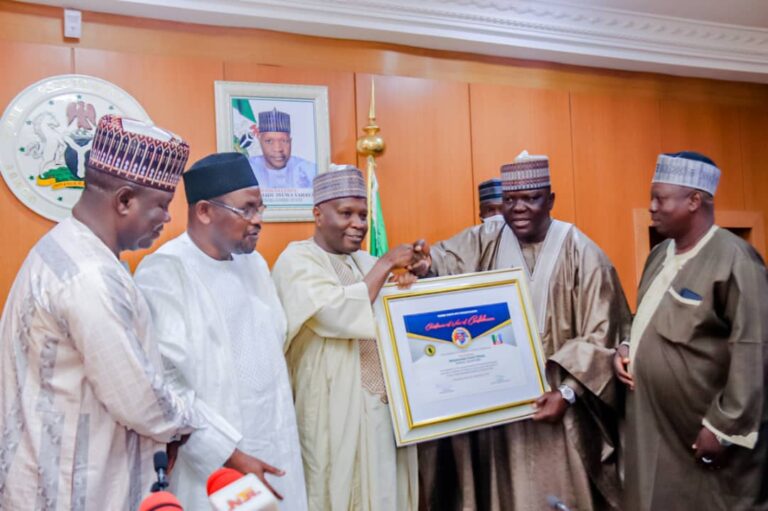 Gombe South APC Stakeholders Present Certificate of Vote of Confidence to Gov. Inuwa Yahaya