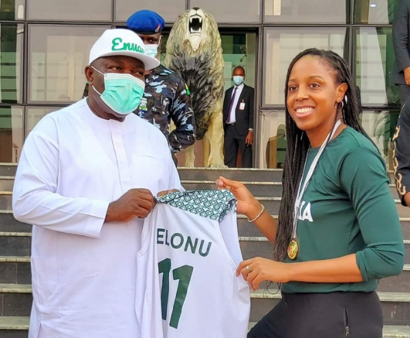 Governor Ugwuanyi Ifeanyi of Enugu State has received the US-born international basketball forward and Captain of the Nigeria Women’s National Team, Adaora Elonu, who hails from Okpatu in Udi Local Government Area