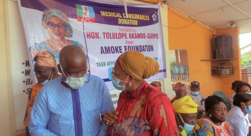 Hon. Tolu Akande-Sadipe and Rep of Amoke Foundation during the distribution at Oluyole Federal Constituency of Oyo State
