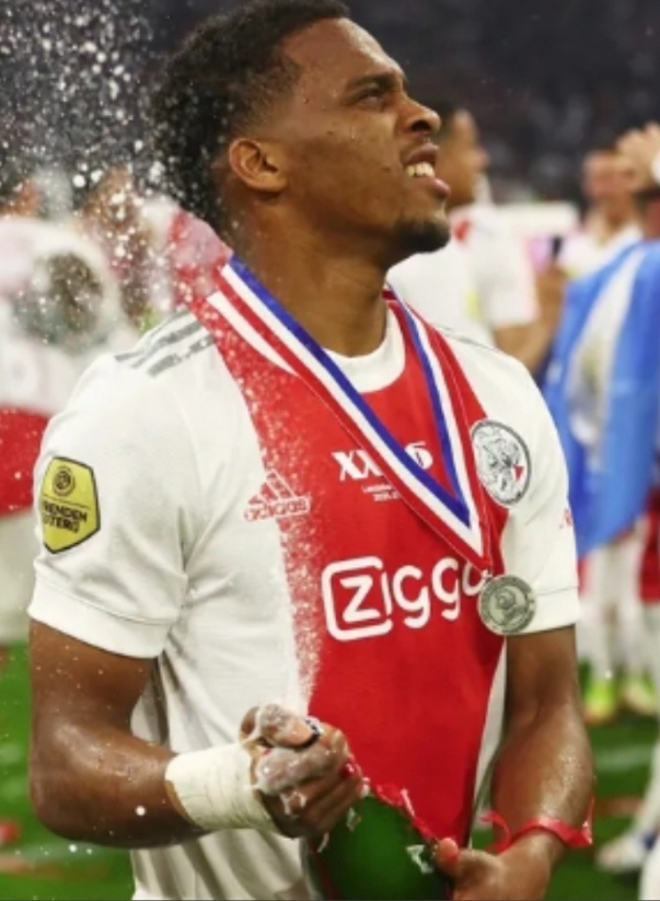 Virgil van Dijk claims Ajax's Justin Timber