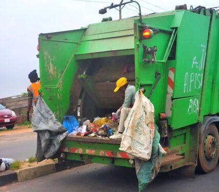 Mottainai Recycling Operators On Duty in Oyo State