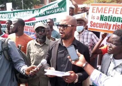 Protest Rocks Abuja Over CBN Governor's Refusal To Appear For Security Screening