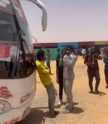 Nigerian Students Fleeing Sudan Stranded in Desert