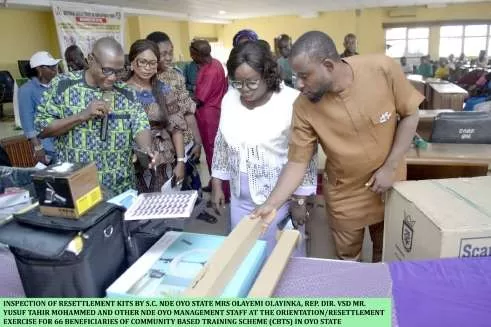 NDE Disburses Starter Packs To 66 Youths In Oyo State
