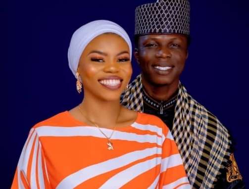 Lagos Journalist, Shola Adekunle Weds Sweetheart in Style