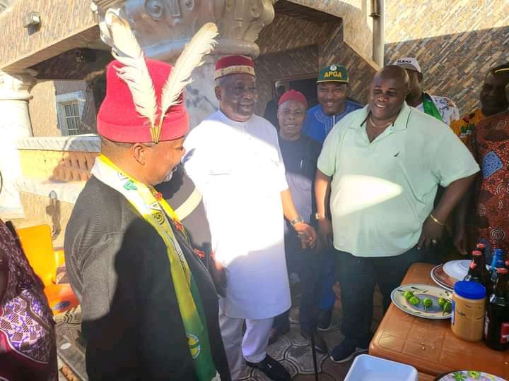 Orumba North APGA Stalwart, Chief Chigbo Hosts APGA State Chairman, Chief Obi-Okoye