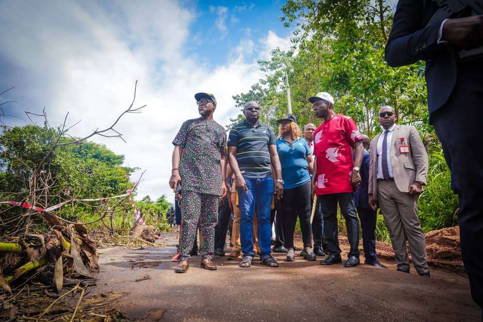 Governor Chukwuma Charles Soludo Seeks FG’s Intervention On Devastating Nnobi - Ideani - Nkpor Federal Road Gully Erosion At Umuagu