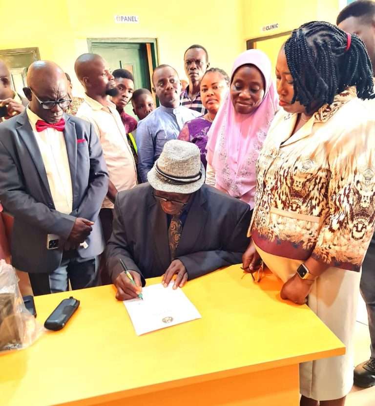 The Executive Secretary, OYOSUBEB, Mr. Jacob Dairo signing the handover document, in the presence of UBEC-OYOSUBEB officials