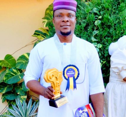 OYAA 2023: Mukhtar Ajelogbon Shines At Osun Youth Ambassador Award