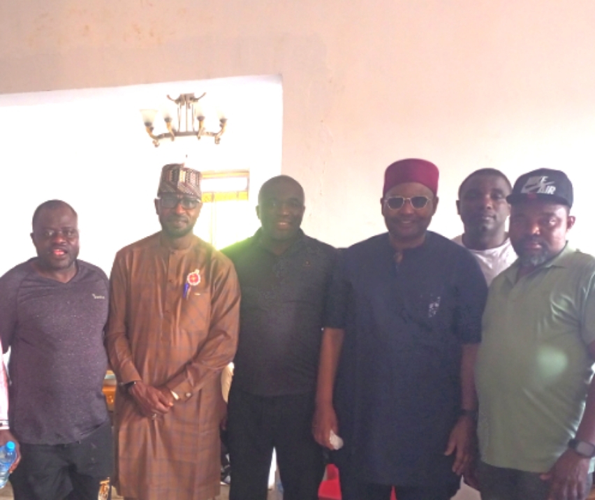 LP National Scribe, Obi-Dati Presidential Campaign Chief Spokesperson, Others Pay New Year Visit To South East Monarch