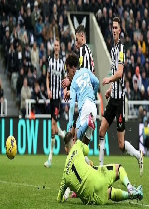 Kevin De Bruyne and Oscar Bobb