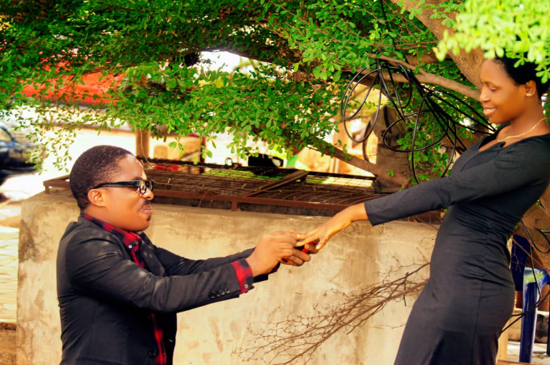 GNC Chukwuemeka on Bended Knee Proposes to His Beautiful Girlfriend at a Green Garden