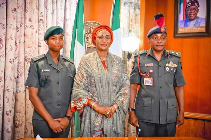 First Lady, Oluremi Tinubu, on Monday hosted the first female Nigerian graduate of the Royal Military Academy Sandhurst in the United Kingdom, 2nd Lt Oluchukwu Owowoh.