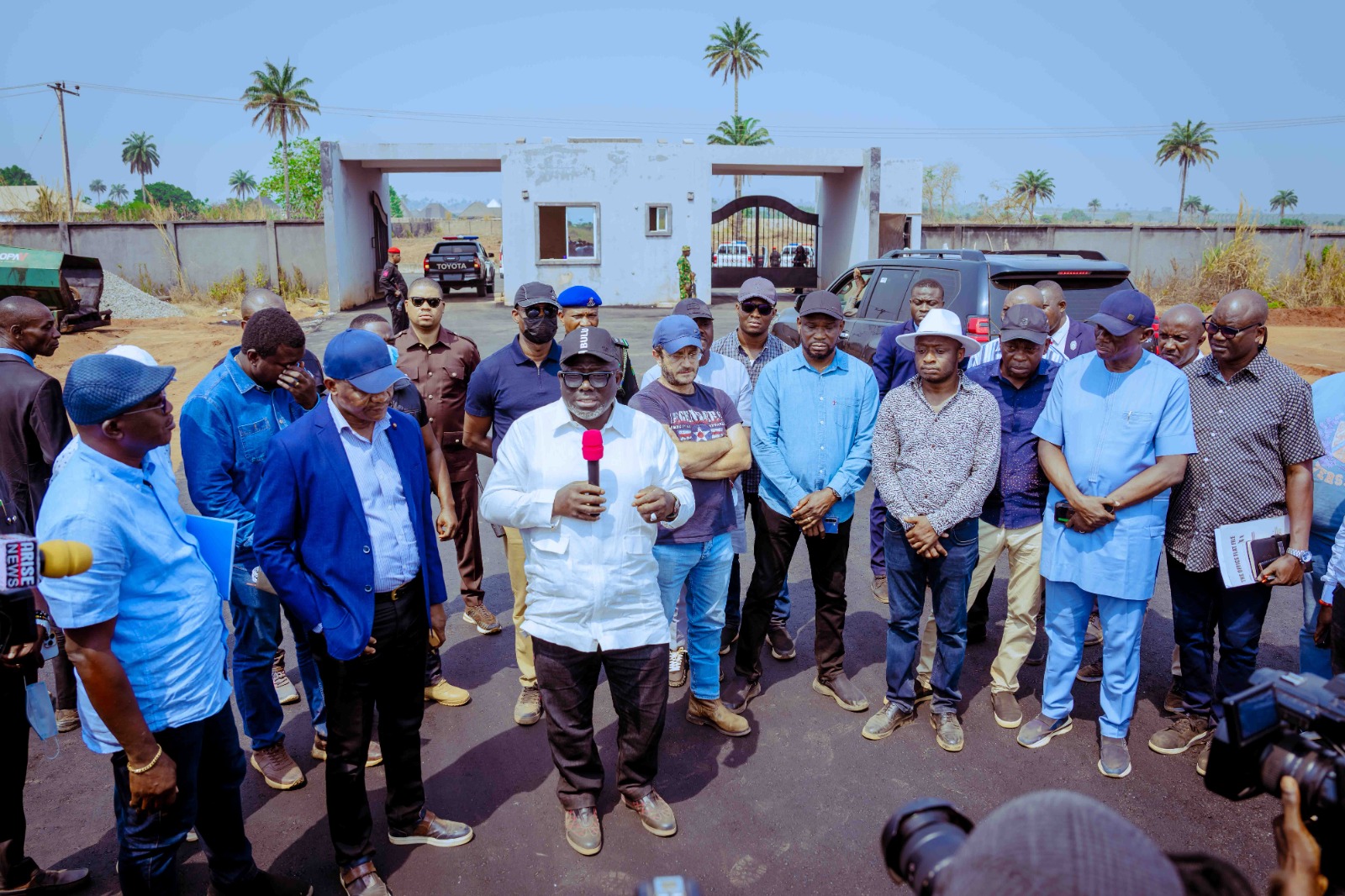 Delta State Governor, Rt. Hon. Sheriff Oborevwori, Tuesday, said he was out for bad contractors who execute shoddy jobs for the state.