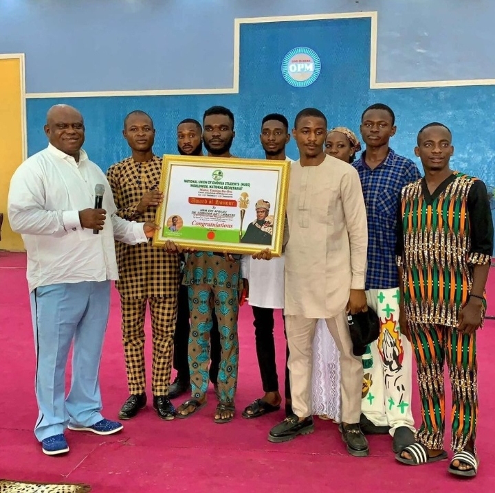 National Union of Emohua Students Worldwide conferred an Award of Honour on HRM King Apostle Chibuzor Gift Chinyere, the General Overseer of Omega Power Ministries (OPM), in recognition of his tireless efforts to provide free education to Nigerian youths