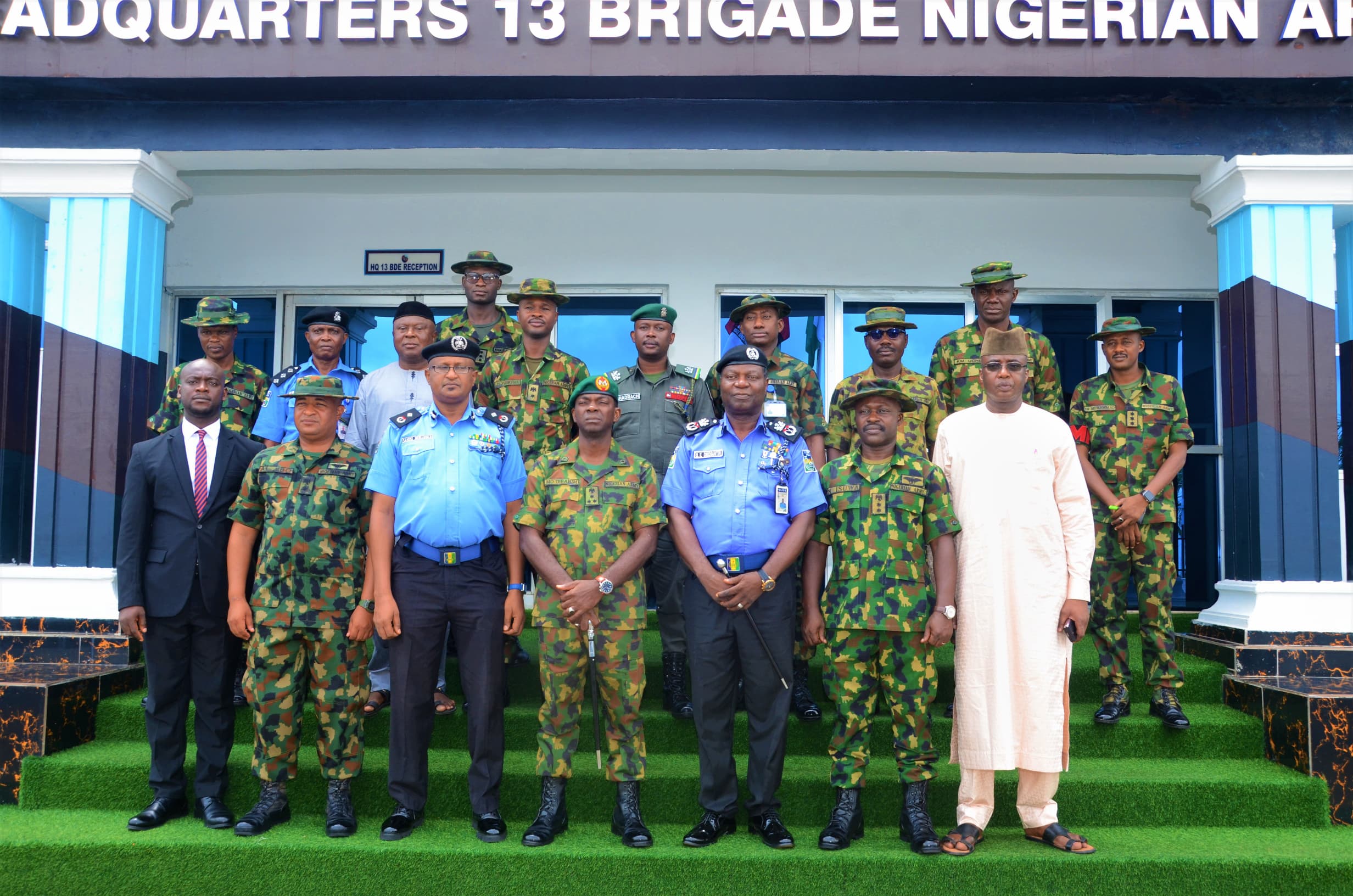 CP Olusegun Eyitayo Omosanyin and the Commander of the 13 Brigade Headquarters of the Nigerian Army at the headquarters