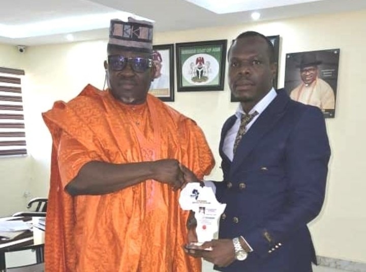 Delta State Commissioner for Works (Highways and Urban Roads), Comrade Reuben Izeze, has been awarded the prestigious Kwame Nkrumah Grow Africa Prize for Excellence, in recognition of his outstanding contributions to infrastructure development and public service delivery in Nigeria.