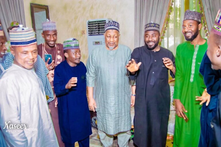 Badaru Hosts Forums Of Ex-Jigawa Speakers, Dutse Traders, Receives Praise For Security Efforts
