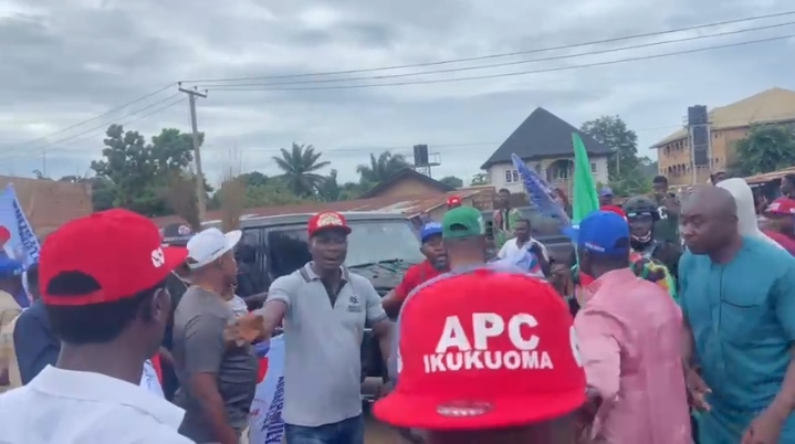 Political Tsunami in Aguata: All PDP Ward Chairmen Defect to APC During Massive Rally