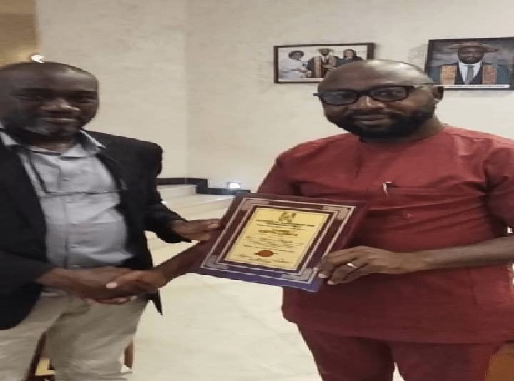 IMT Enugu Alumni, Akwa Ibom State Chapter Honours Engr. Ukeme Okpob with Award Of Excellence