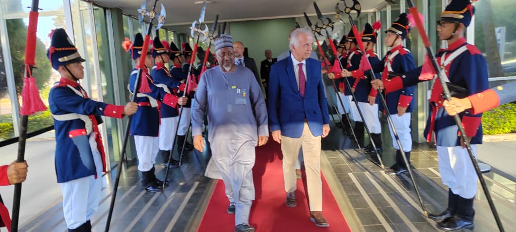 Nigeria’s Minister of Defence, Mohammed Badaru Abubakar, CON, mni, on 25 August 2025, held a high-level bilateral meeting with his Brazilian counterpart, Mr José Múcio Monteiro Filho, in Brasília on the sidelines of President Bola Ahmed Tinubu’s state visit to Brazil.