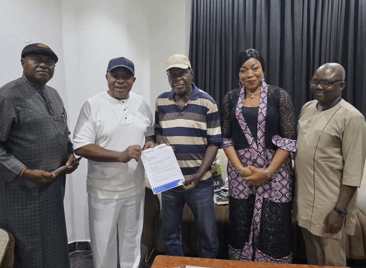 New Abuja Sapphire President, Dr. Dr. Pat Ifeanyi Oramah (2nd left), Sir (Dr) Mike Mbama Okiro (middle), Barrister Obiananma Anne Onwukeme, incoming President, Rotarian Marcel Ezenwa (1st left), and Rotarian Comrade James Ezema (1st right) 