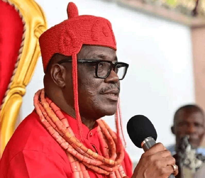 Chairman of the Chief Ovo Edewor Foundation, Chief Dr. Ogheneovo Edewor (JP), extends his warmest congratulations to His Royal Majesty, Engr Mike Orugbo, Okporua 1, the Ovie of Udu Kingdom, on the occasion of his presentation of the staff of office by the Governor of Delta State.